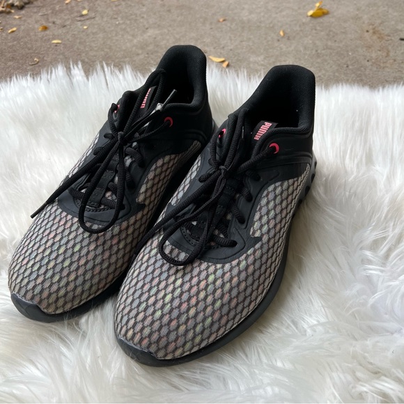 puma soft foam black and pink